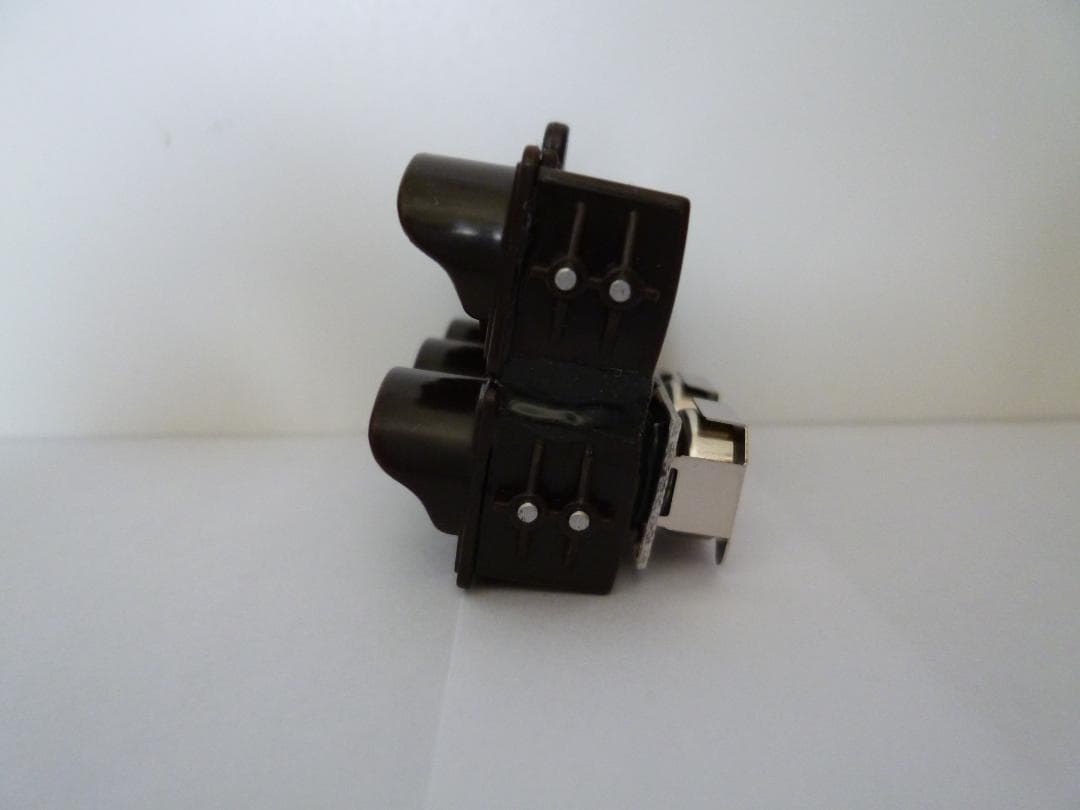 本物志向改造　信号機ガチャ（車両灯器　路面電車用「←↑×」３灯）