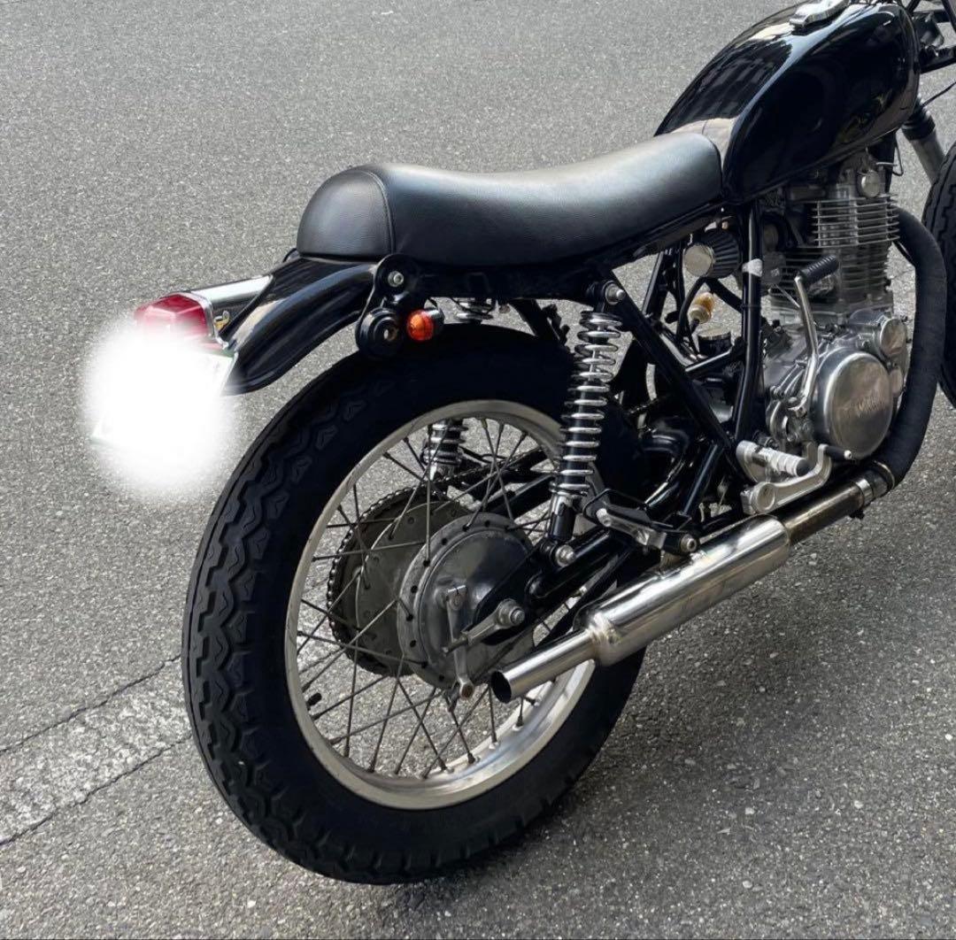 SR400シート BRATSTYLE風 - メルカリ