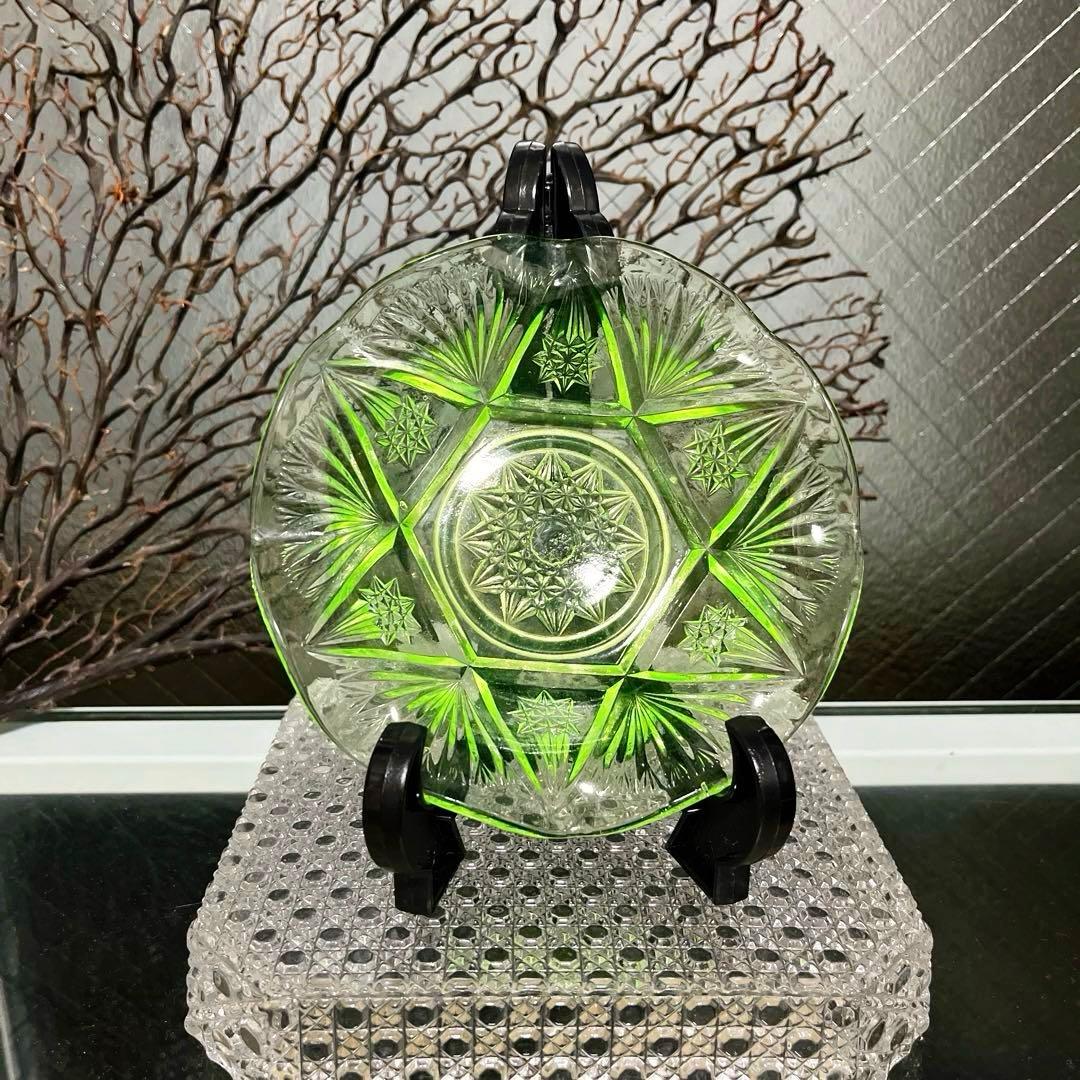 骨董 時代ガラス フリル 切子調プレス ライムグリーン 氷皿 ウラン 1