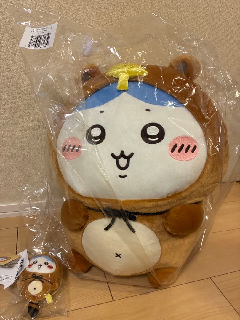 ちいかわ たぬきだもんくじ ハチワレA賞とC賞のセット - メルカリ