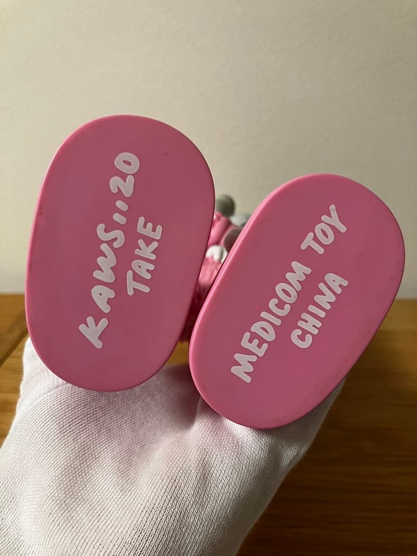 メディコムトイ正規品】KAWS TAKE Pink - メルカリ