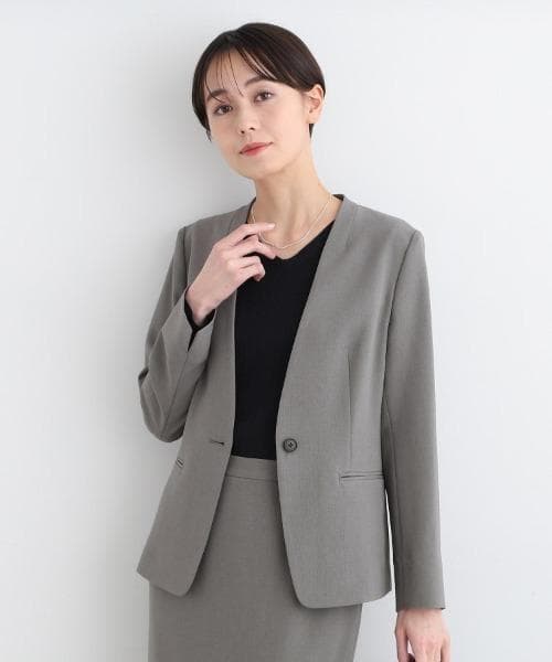 現行品【INDIVI】ノーカラージャケット＋タックテーパードパンツ　グレー 洗える／夏スーツ】ミニ千鳥柄ノーカラージャケット（ノーカラー