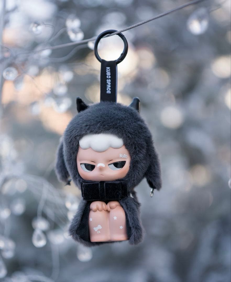 POPMART KUBO Shadow ぬいぐるみペンダント - メルカリ