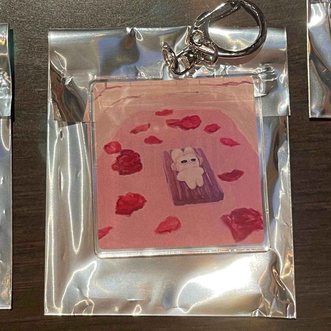 beco+81 しりみみうさぎ アクリルキーホルダー 個展 POPUP - メルカリ