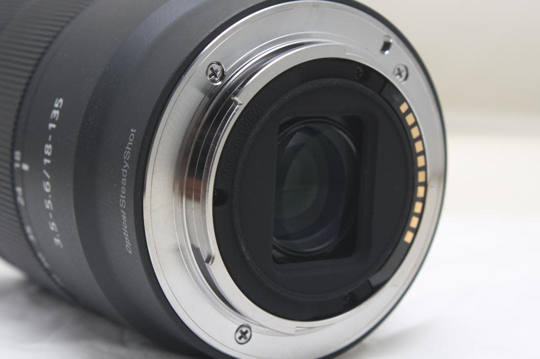 ソニー E 18-135mm F3.5-5.6 OSS SEL18135