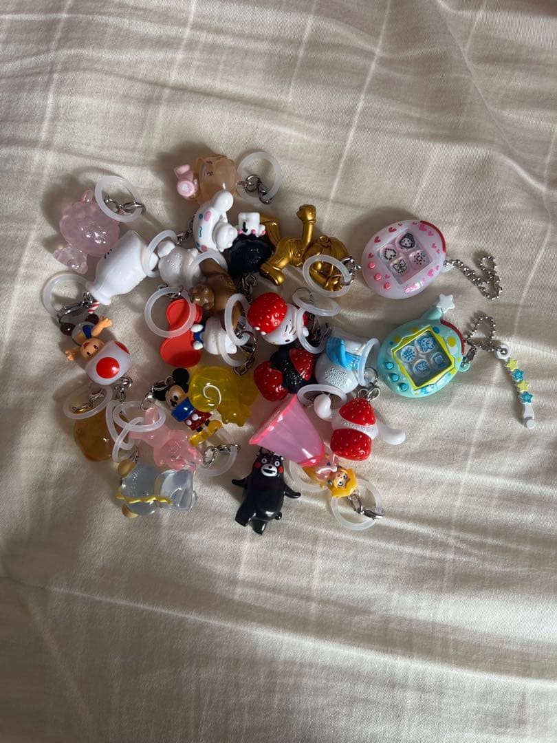 激レア】ハローキティ雪うさぎ 北海道限定携帯ケースネックストラップ