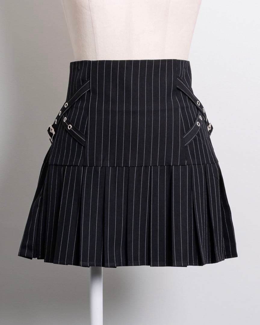 Pium ネクタイ付きスクエアフリルトップス サイドベルトプリーツミニ