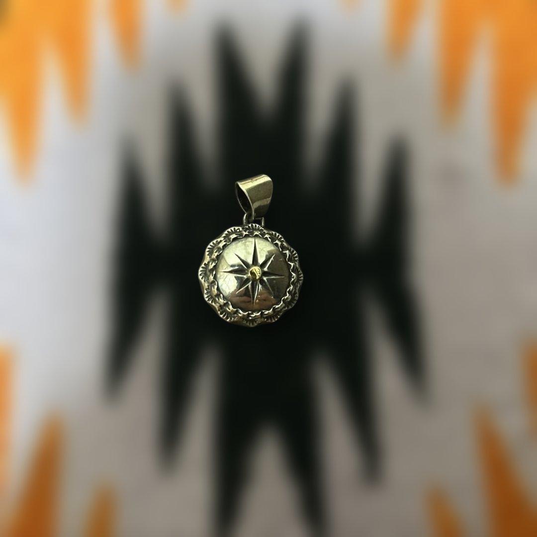 BIG HAND K18SUN シルバー ネイティブ アラベスクメタルペンダント BIG HAND K18SUN シルバー ネイティブ アラベスクメタルペンダント