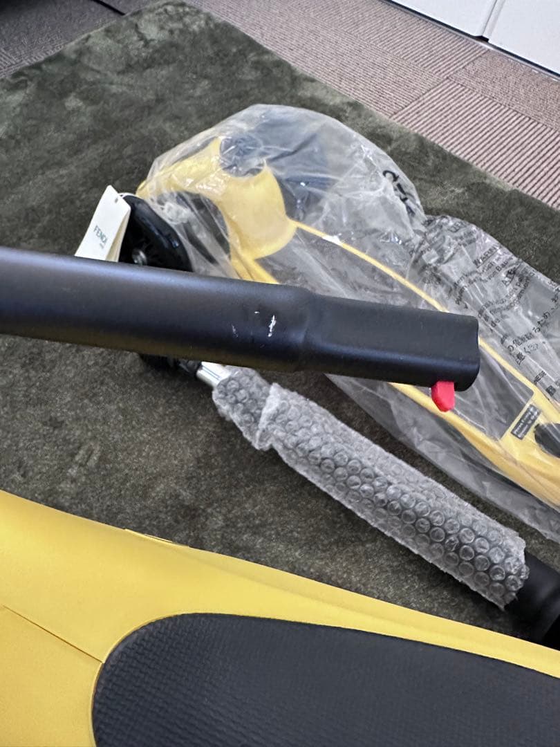 FENDI キッズ キックスクーター イエロー