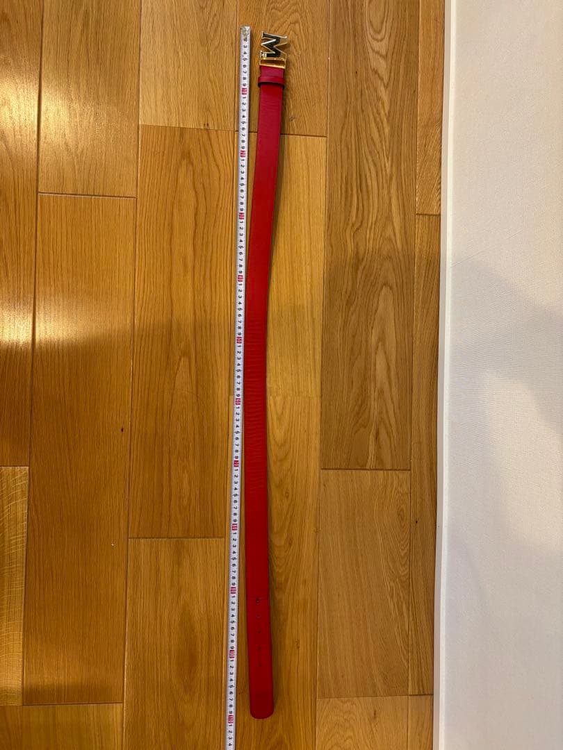 こ*は様 MCMゴールドバックル 赤ベルト(リバーシブル可能) - メルカリ