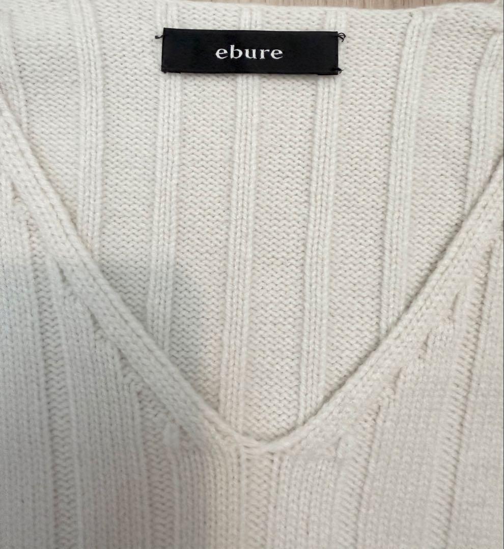 ebure ローゲージカシミア Vネックリブニットプルオーバー ¥94,600