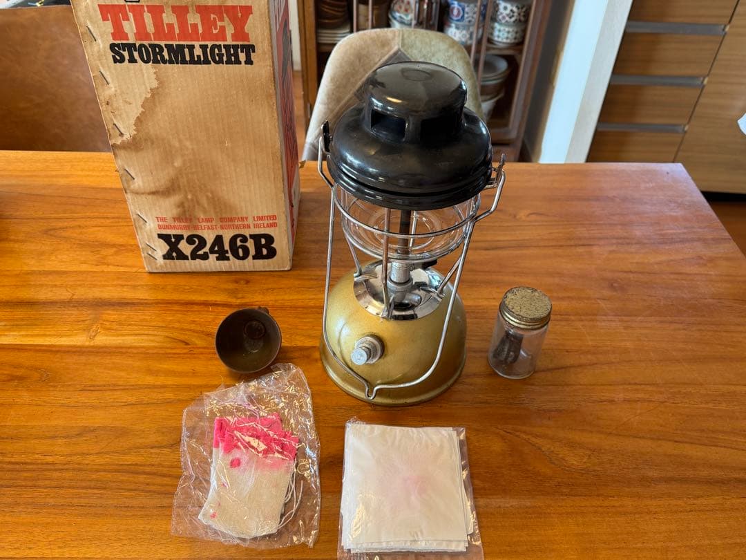 Tilley X246B ランタン 希少品！ブラスボディが光り輝くティリーランタン”X246B”[2022.10.26