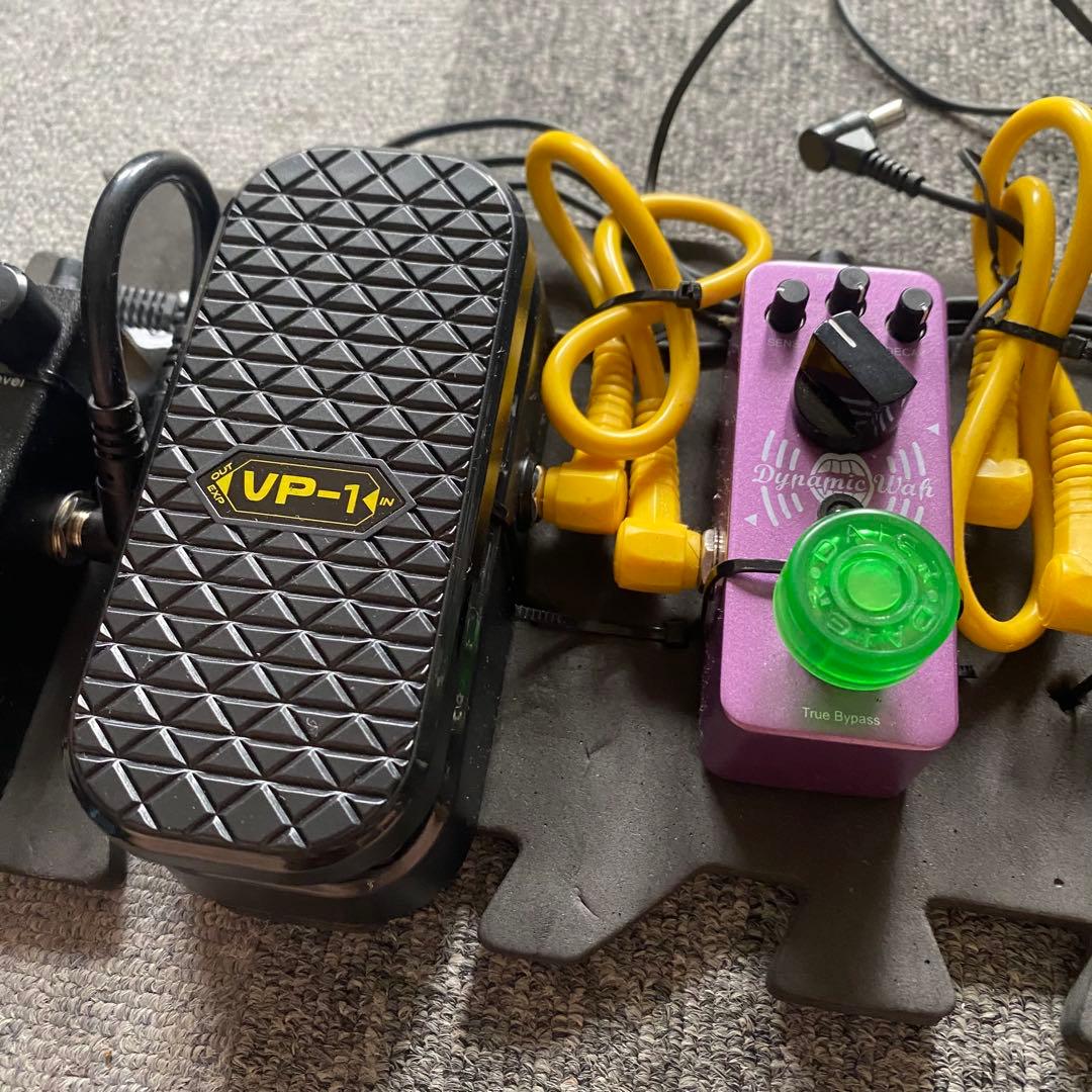 コンパクトエフェクターボード。ボリュームペダル 歪み チューナー ワウ