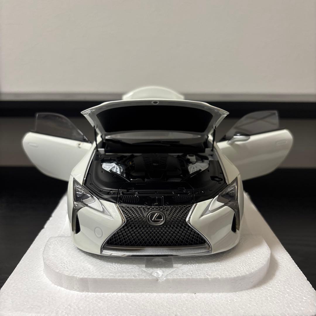 オートアートLexus LC500 ホワイト 1/18 左ミラー欠損 最終値下げ