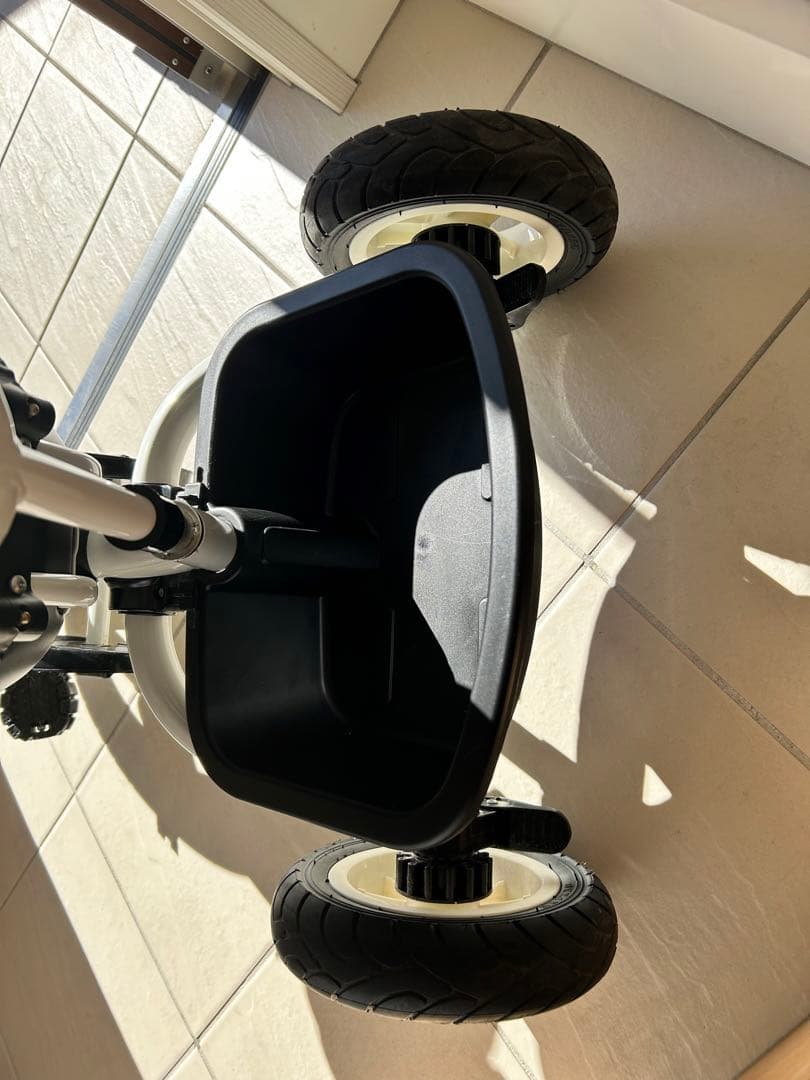 【美品！】4way 折りたたみ三輪車(白×ダークグレー)