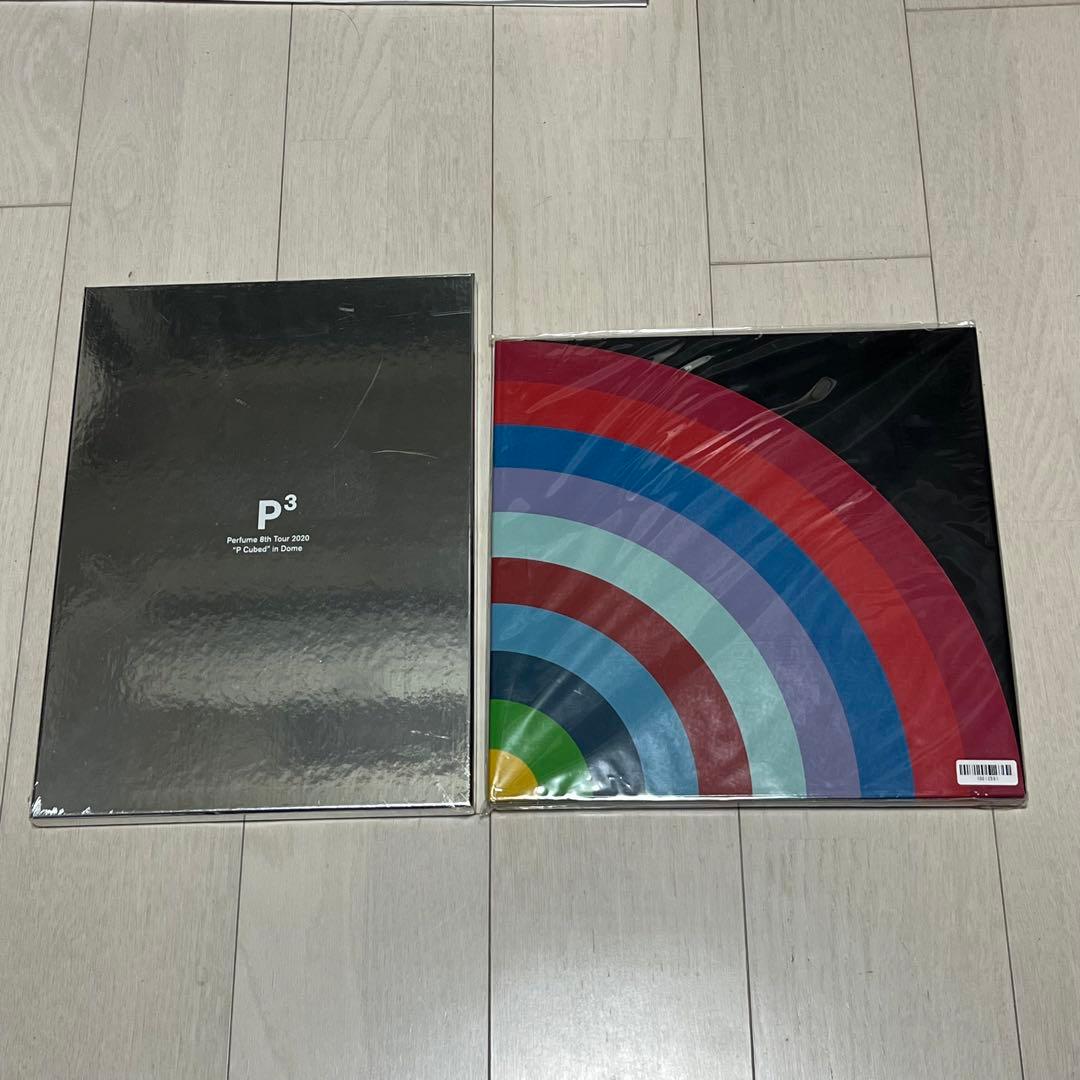 Perfume 写真集7冊、ツアーパンフレット9冊、書籍1冊　パフューム