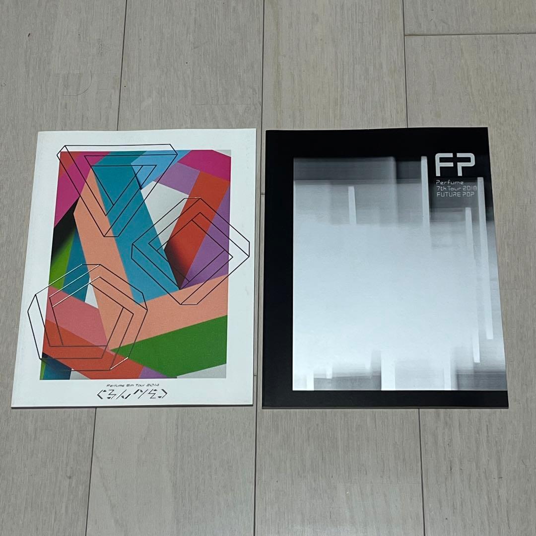 Perfume 写真集7冊、ツアーパンフレット9冊、書籍1冊　パフューム