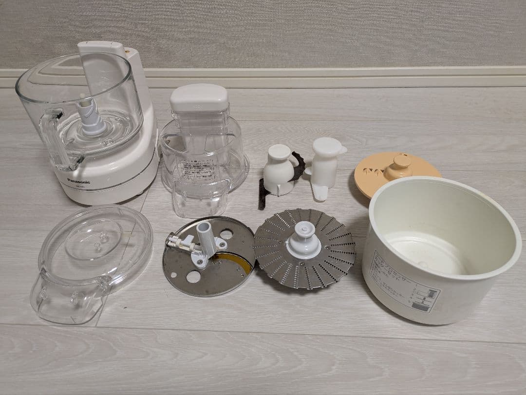 フードプロセッサー　Panasonic　K-K81-W Amazon.co.jp: パナソニック フードプロセッサー きざむ する 混ぜる