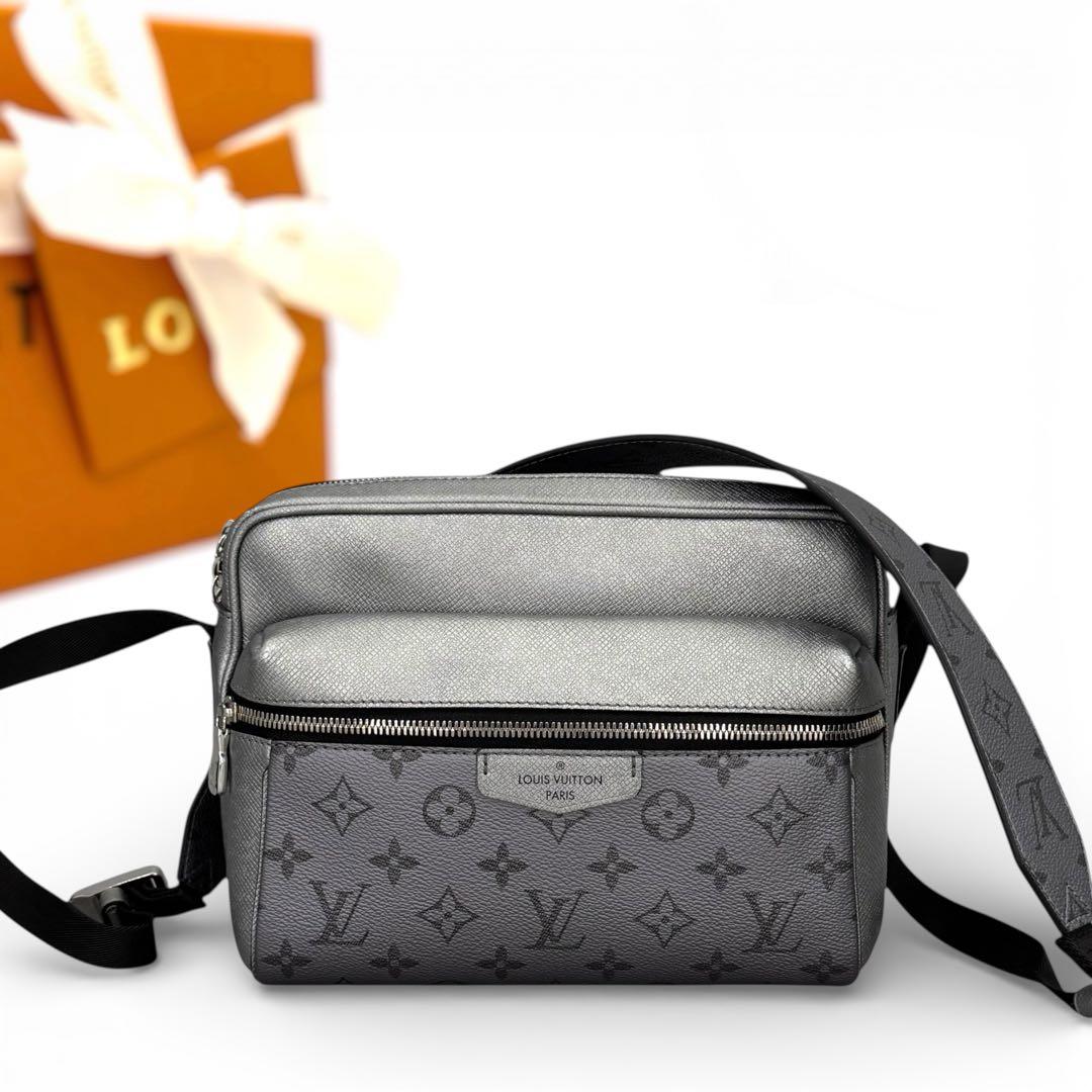 新品同様/RFID】ルイヴィトン タイガラマ アウトドア メッセンジャー