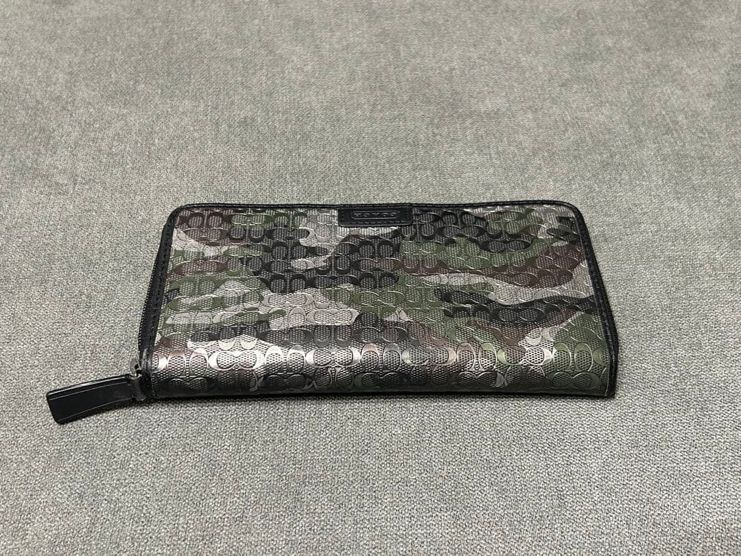 COACH ファティーグカモフラージュ柄 ラウンドジップ 長財布
