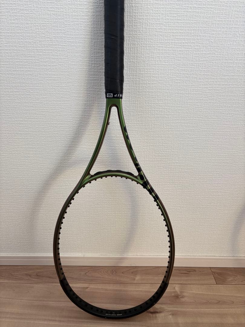 Wilson　Wilson BLADE v8 98 16×19 Wilson Blade 98 16x19 v8 Tennis Racquet - ProAm Tennis