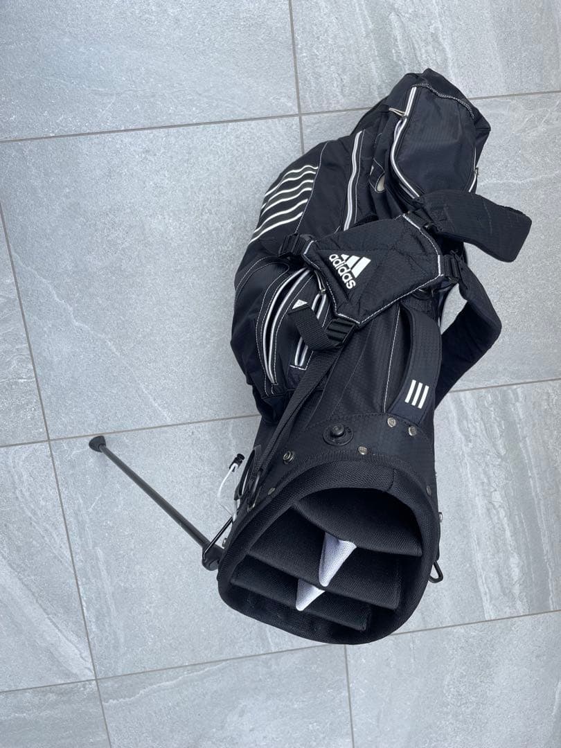 美品 adidas】自立式ゴルフバッグ ブラック アディダス 担ぎも可能