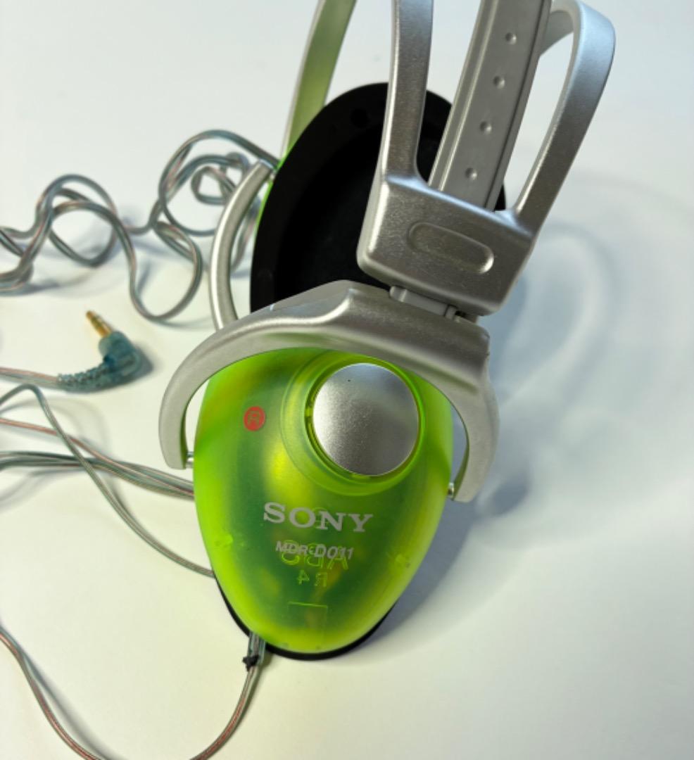 SONY ヘッドホン “eggo\" MDR-D011 密閉型 スケルトン 中古