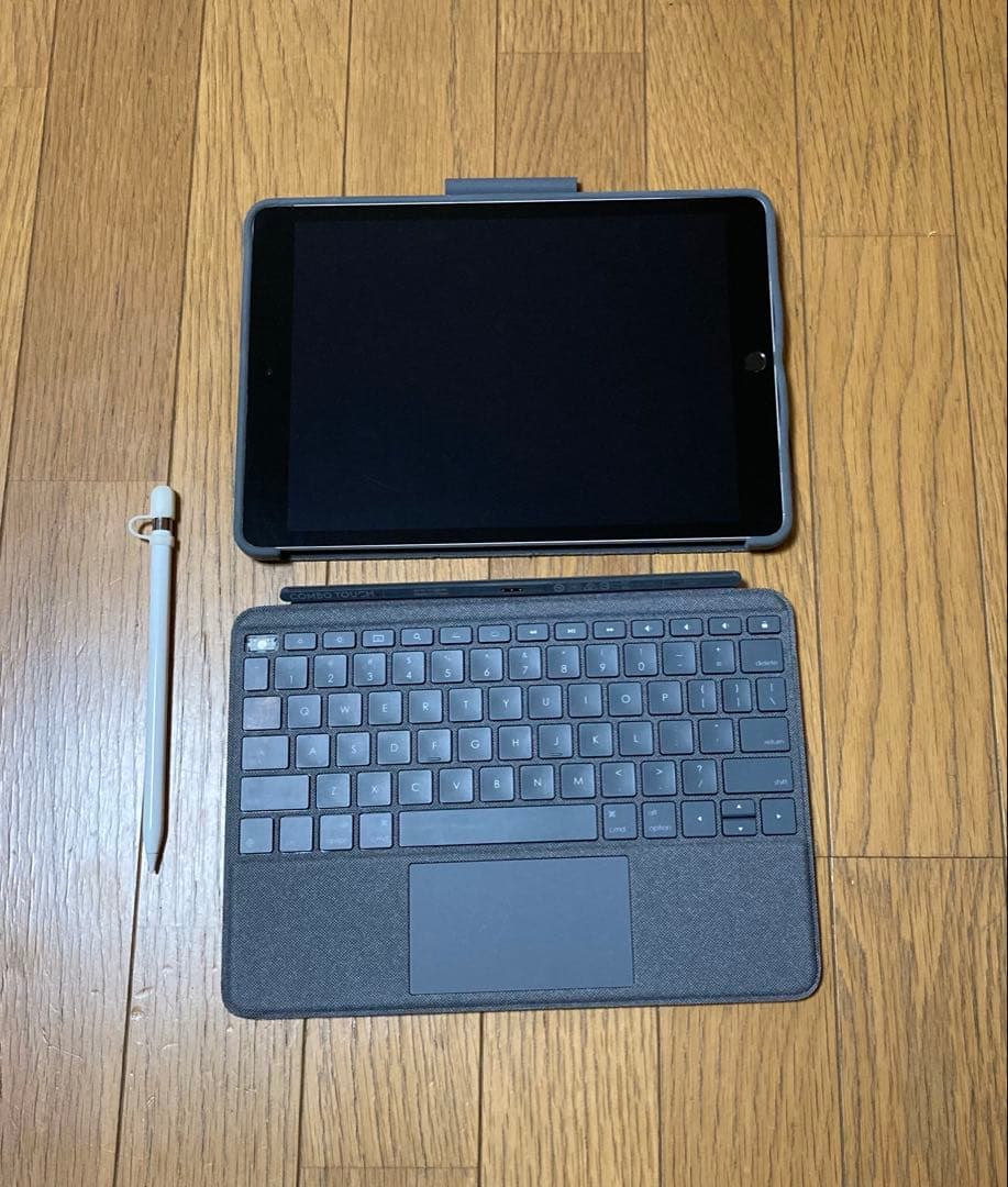 値下げしました！iPad用 Combo Touch キーボードカバー グレー - メルカリ