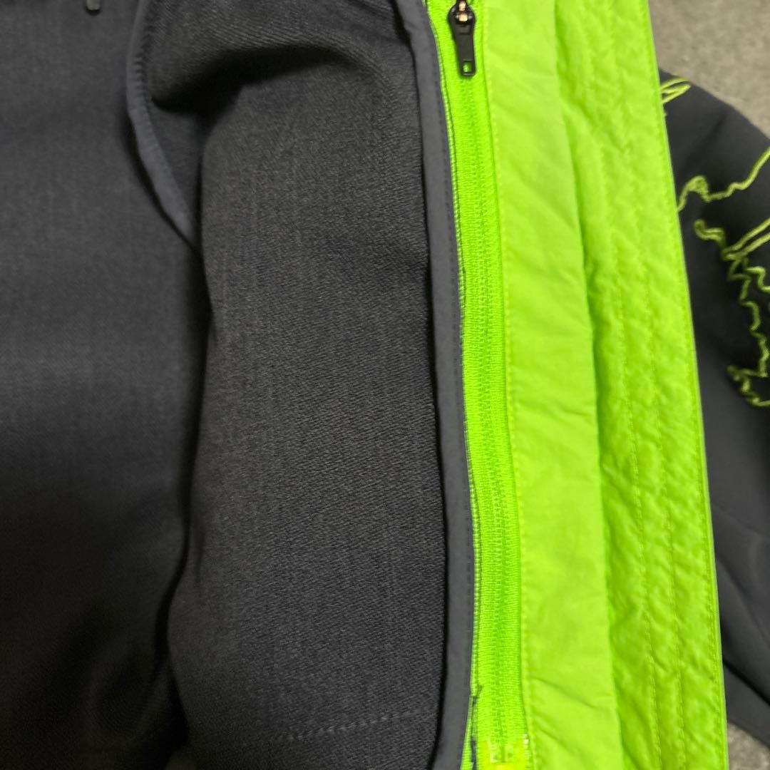 Oakley ライムグリーン ベスト - メルカリ