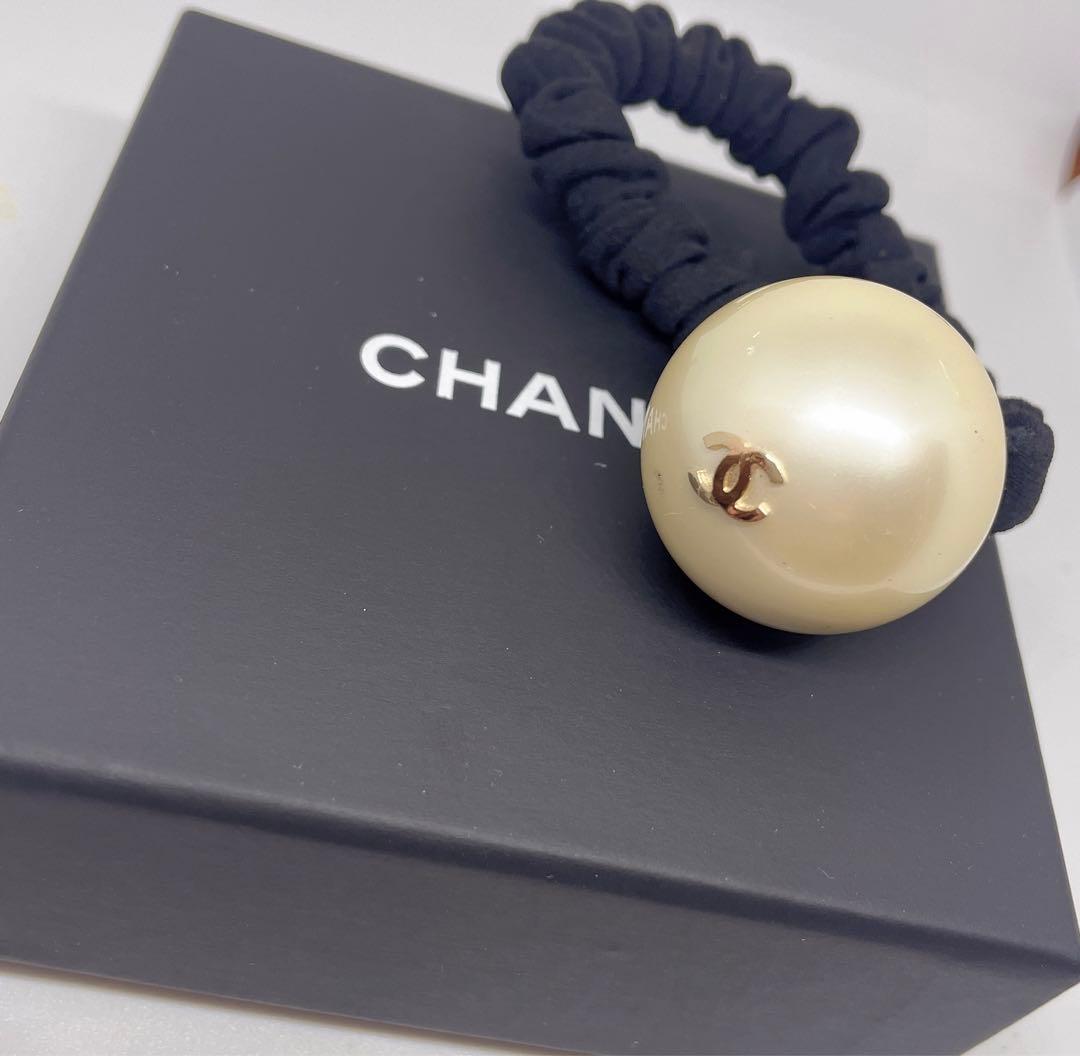 激安✨CHANEL本物シャネルフェイクパールヘアゴムシュシュココマーク