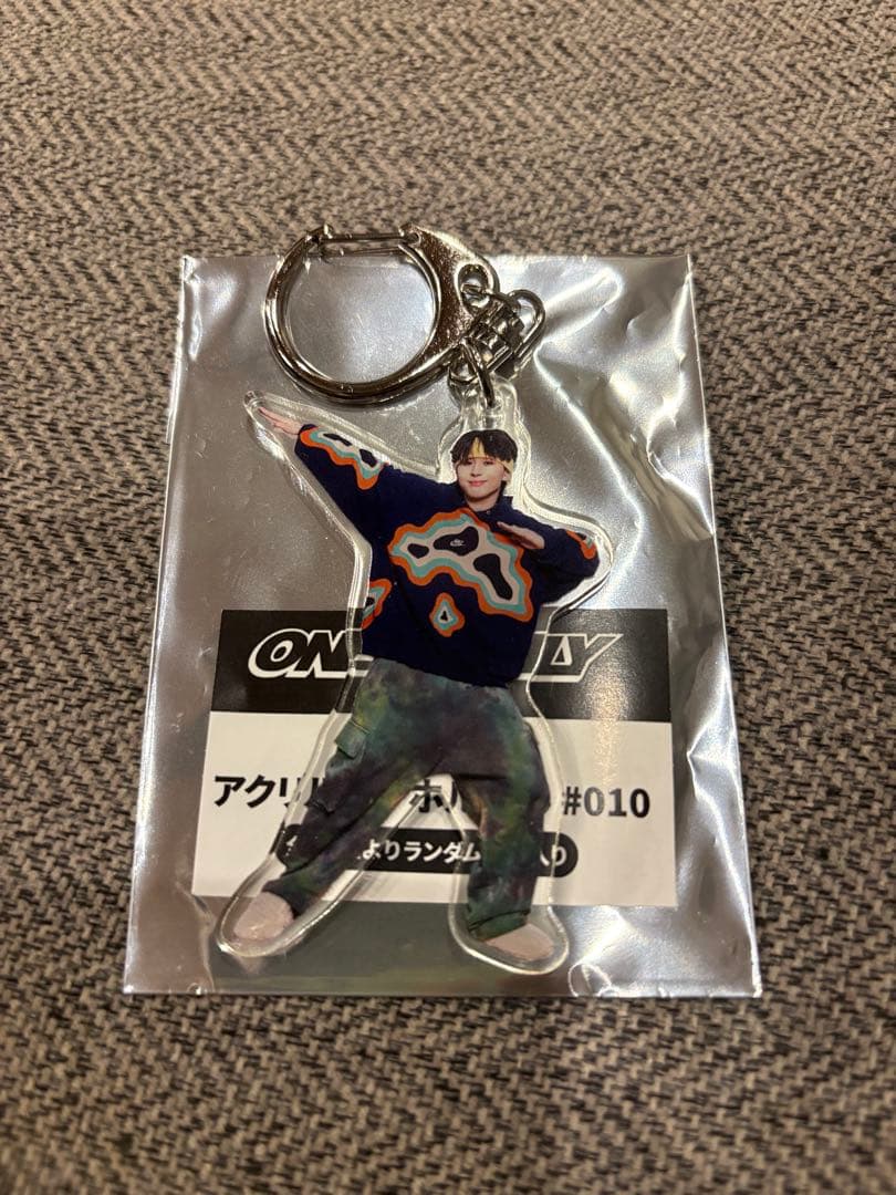 ONE N' ONLY ワンエン 山下永玖 EIKU アクリルキーホールダー - メルカリ