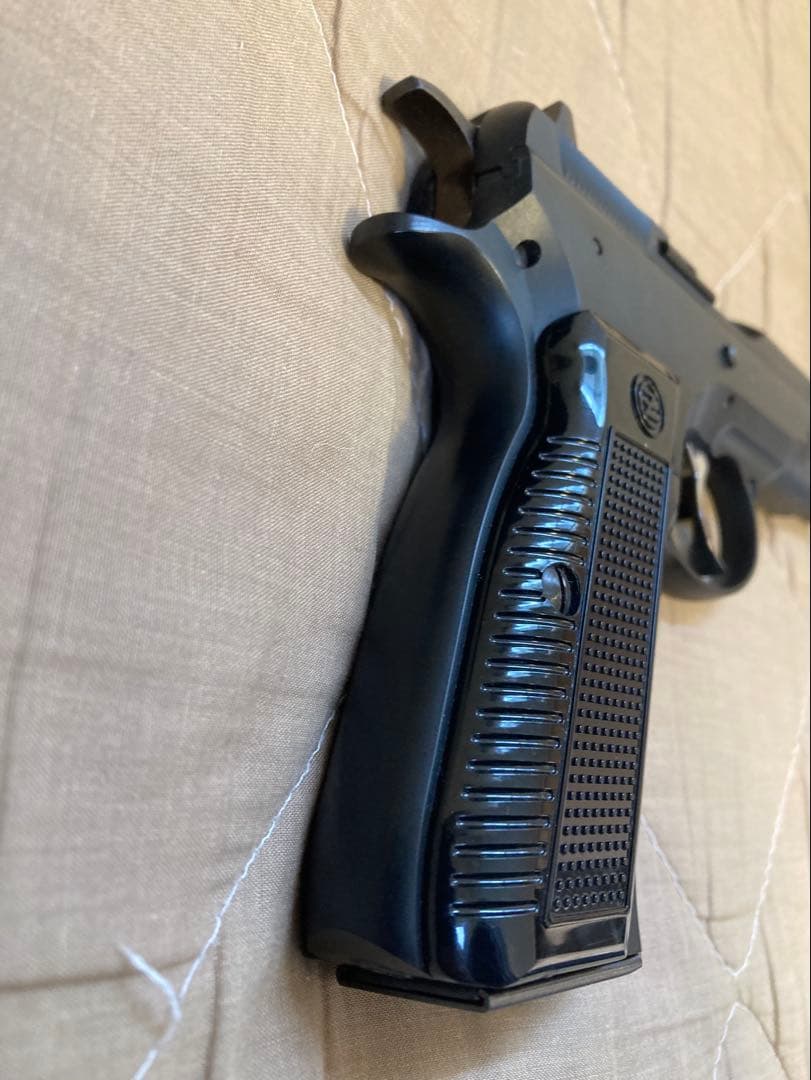 が*き様 重量感！ Cz75 ガスブローバック