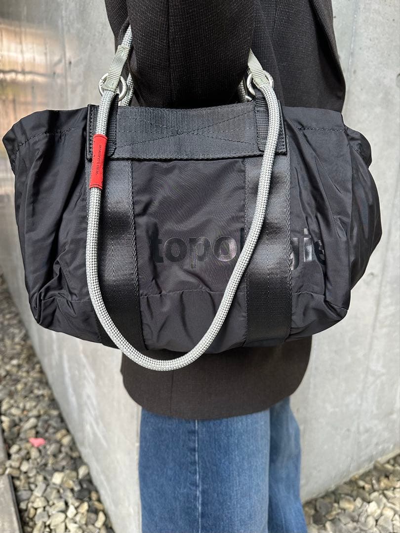 topologie Summit Duffle Small 黒 ストラップ付き - メルカリ