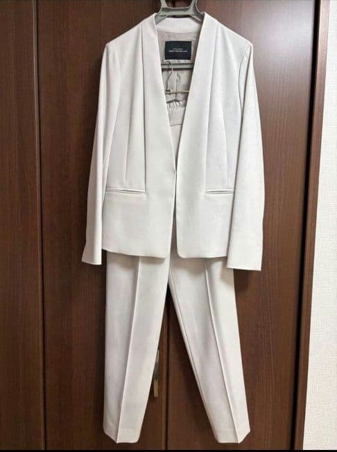 グリーンレーベルリラクシング ノーカラージャケットパンツスーツ　セットアップ green label relaxing（グリーンレーベルリラクシング）の「[スラブ