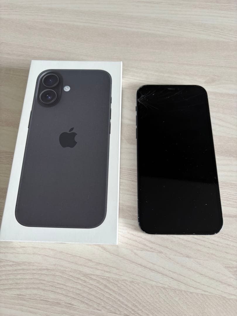 Apple iPhone 12 ブラック 本体 - メルカリ