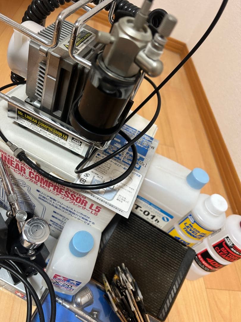 Mr. LINEAR COMPRESSOR L5 付属品多数タミヤエアブラシ等。