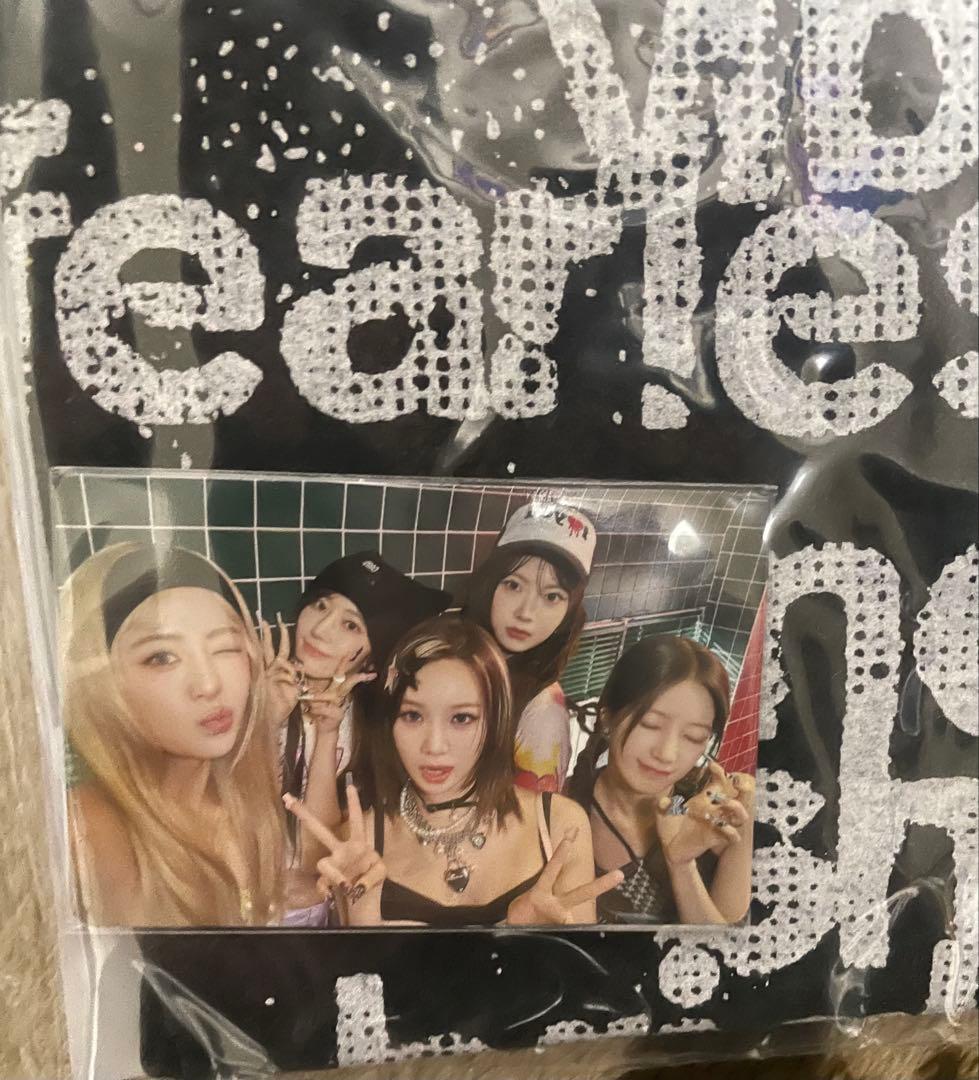 【新品未使用】LE SSERAFIM x GR8 T-Shirt \"Black\"