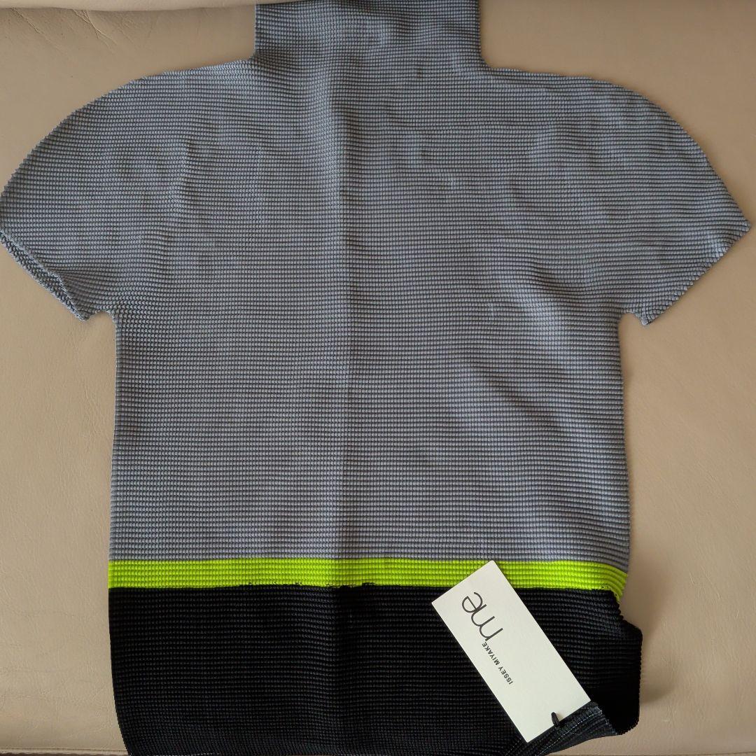 ISSEY MIYAKE me 半袖トップス グレー - メルカリ