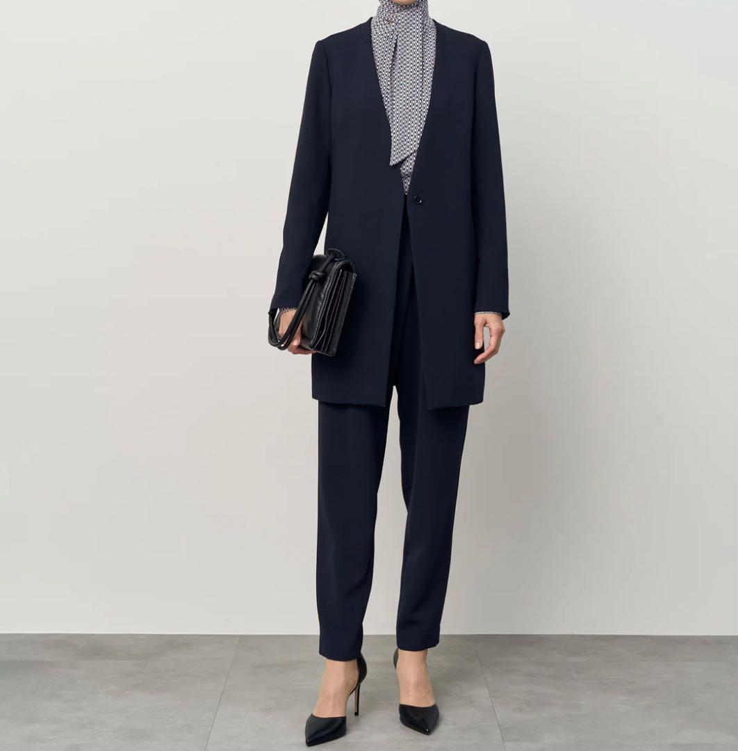 SOEJU ロングノーカラージャケット　ネイビー ストレッチファインロングノーカラージャケット - SOÉJU online store