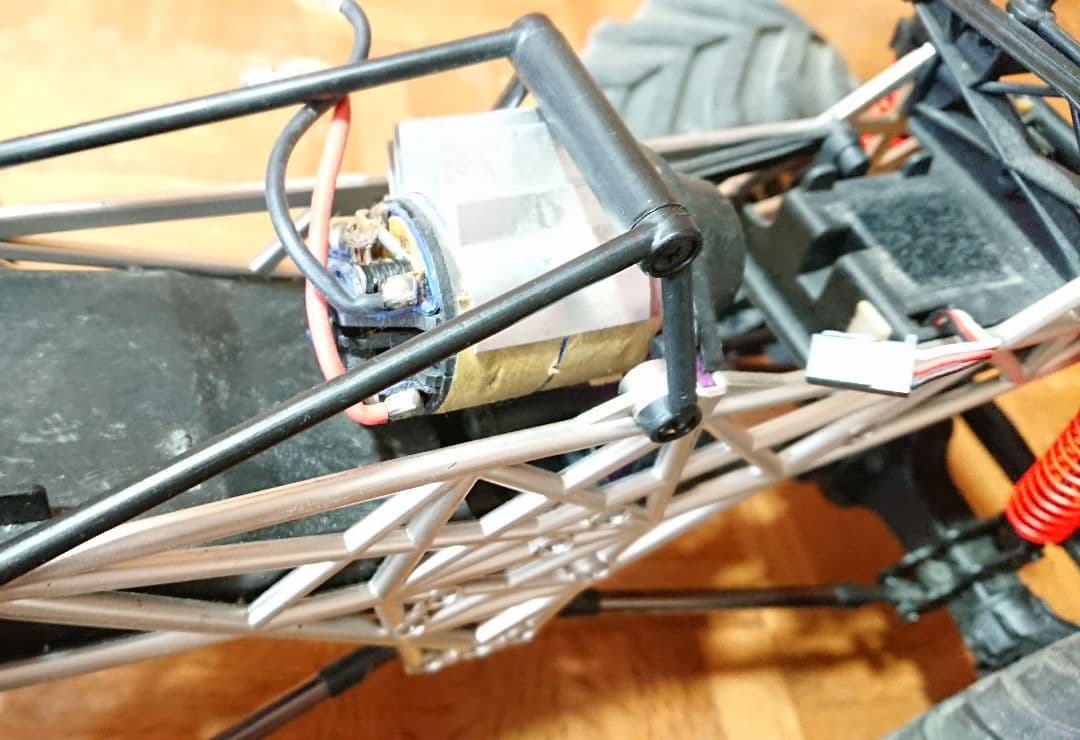 ラジコン ウイリーキング兼クローラーキング