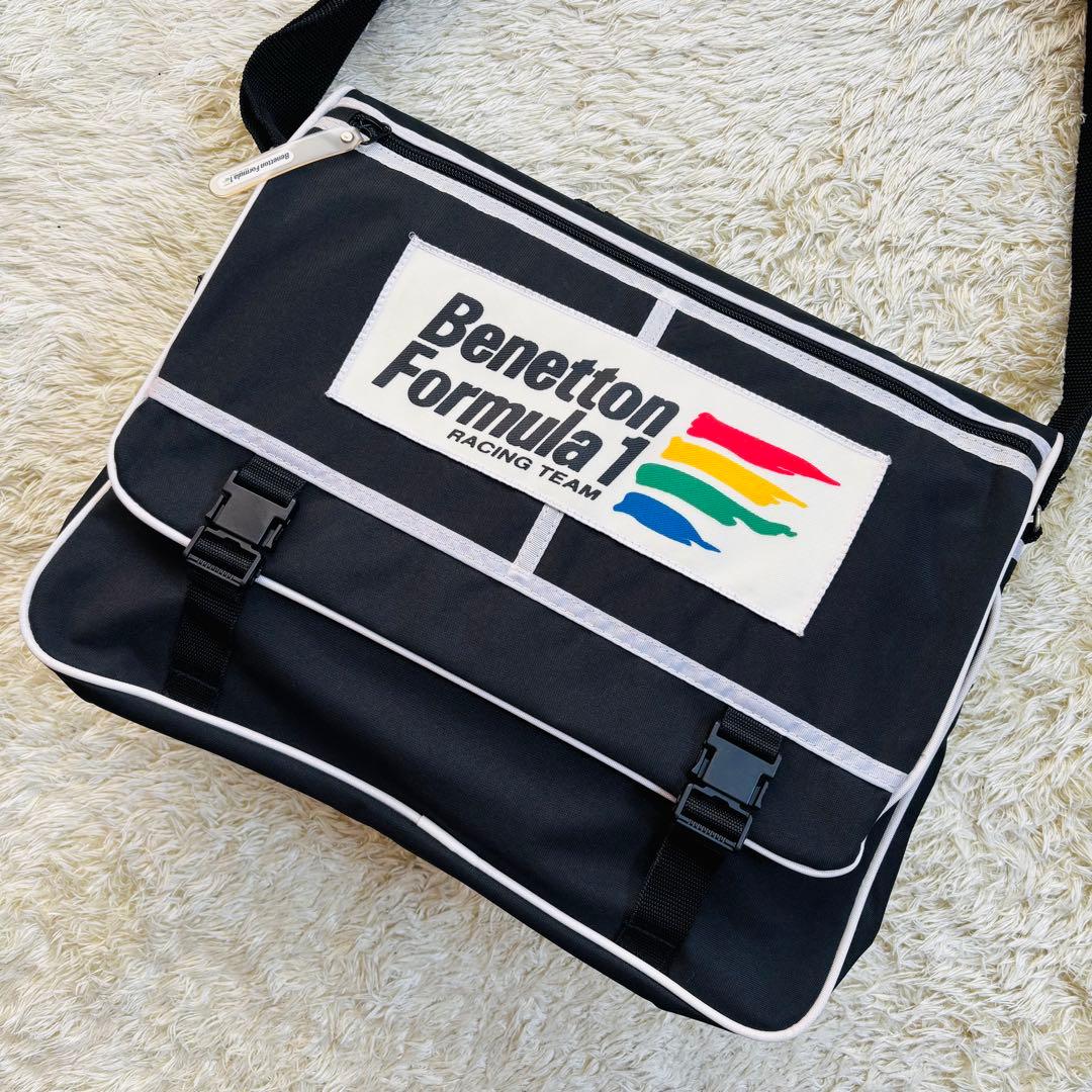 レア美品　ベネトン　メッセンジャーバッグ　FORMULA1 ヴィンテージ　黒 STANDARD MESSENGER BAG (S) CORDURA 305P | Manhattan Portage BLACK