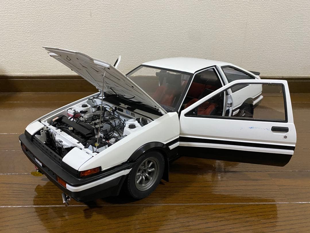 ジャンク！ 1/8 トヨタ スプリンタートレノ AE86 頭文字D ミニカー