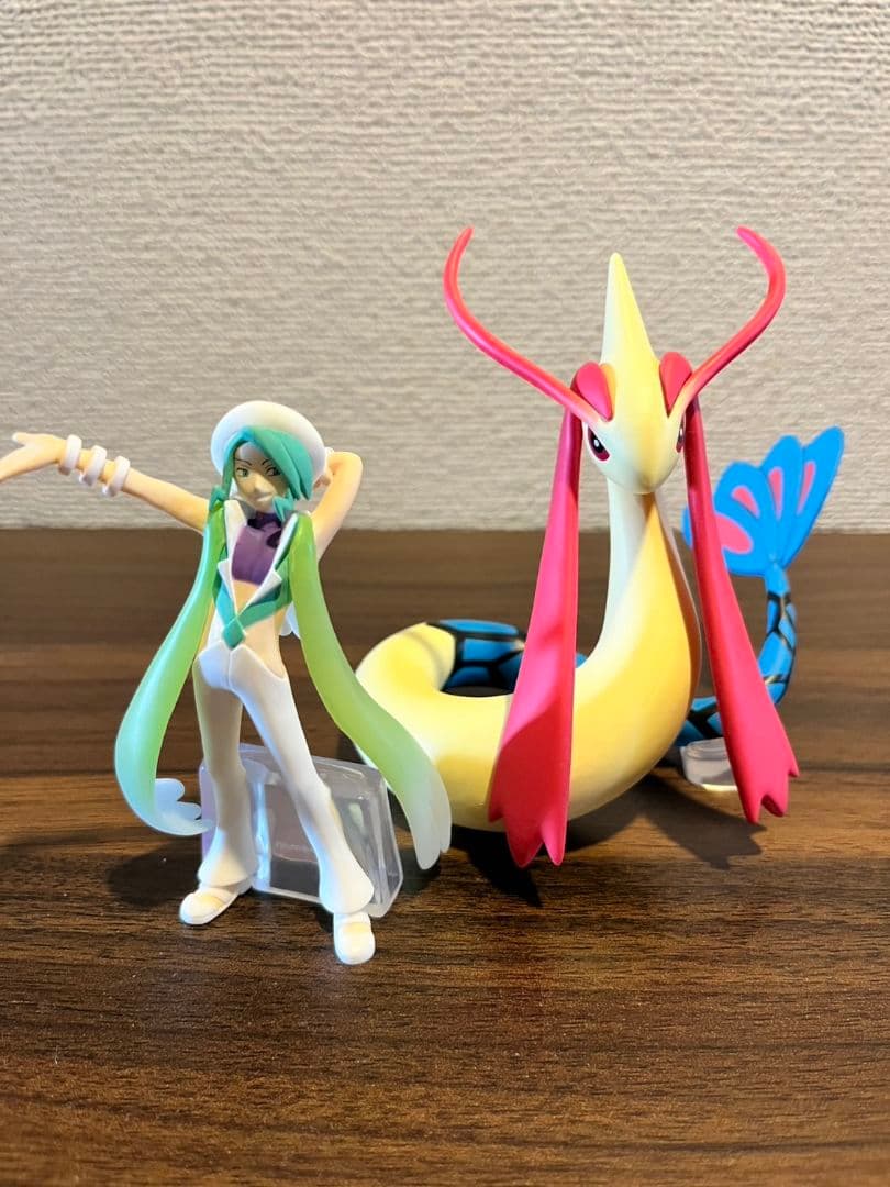 ポケモンスケールワールド ホウエン地方 ミクリ&ミロカロス フィギュア
