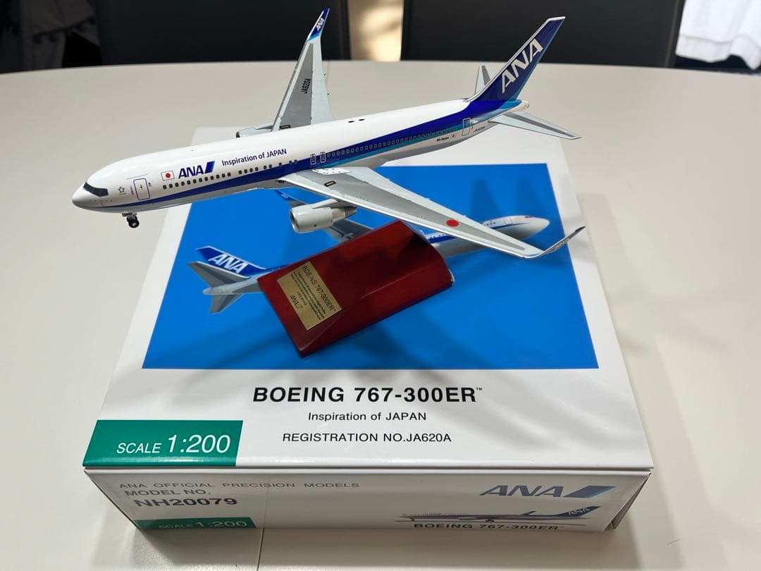 ANA 767-300ER 1/200 全日空商事 - メルカリ