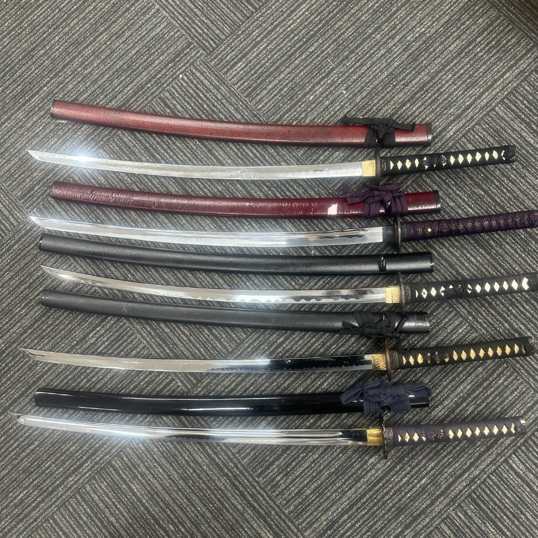 伝統的な日本刀 5本セット 楽天市場】模造刀 美術刀 ミニミニ竜3点セット (黒) 刀掛台付・刀身竜