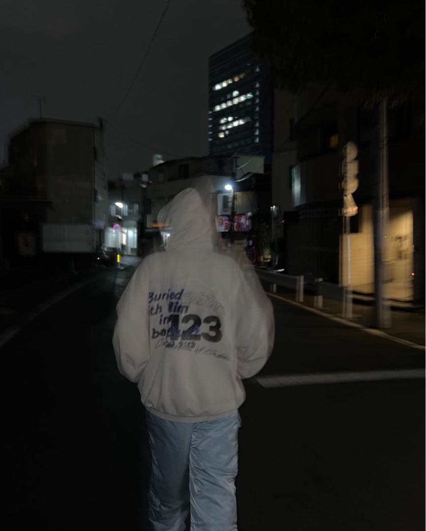 コムドットやまと着用 RRR123ジップパーカー - メルカリ