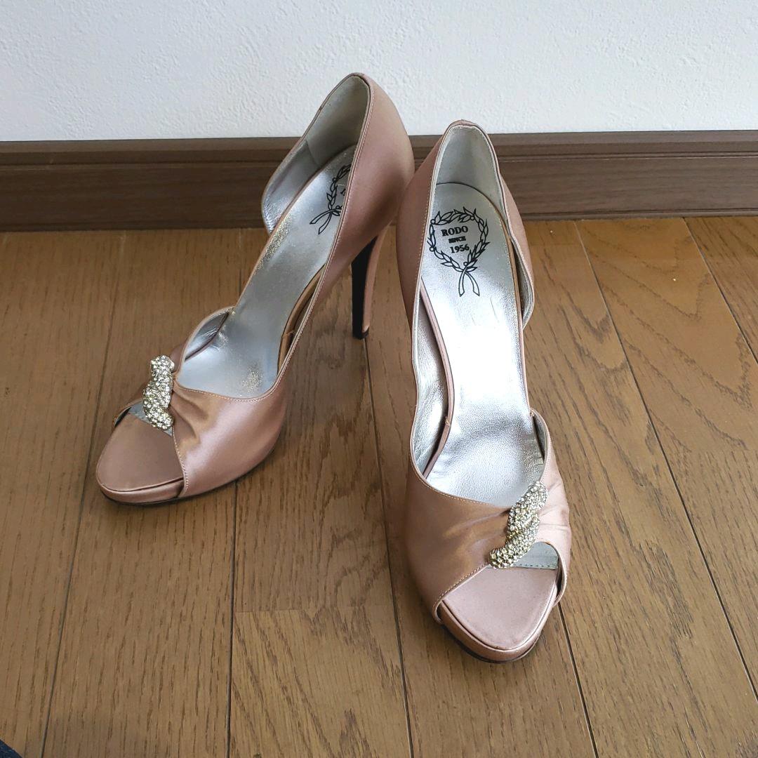 RODO サテンパンプス