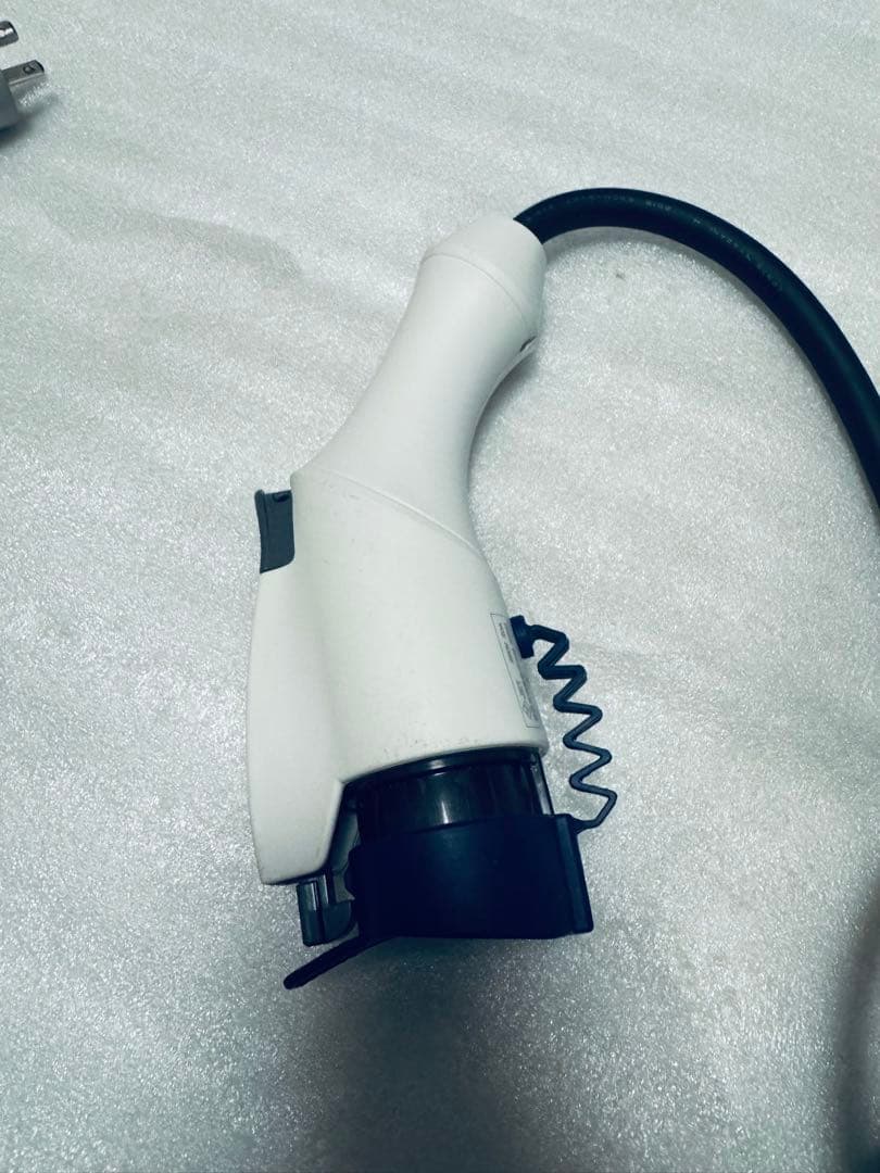 最新型番 日産リーフ充電ケーブル 6WX0A 817 - メルカリ