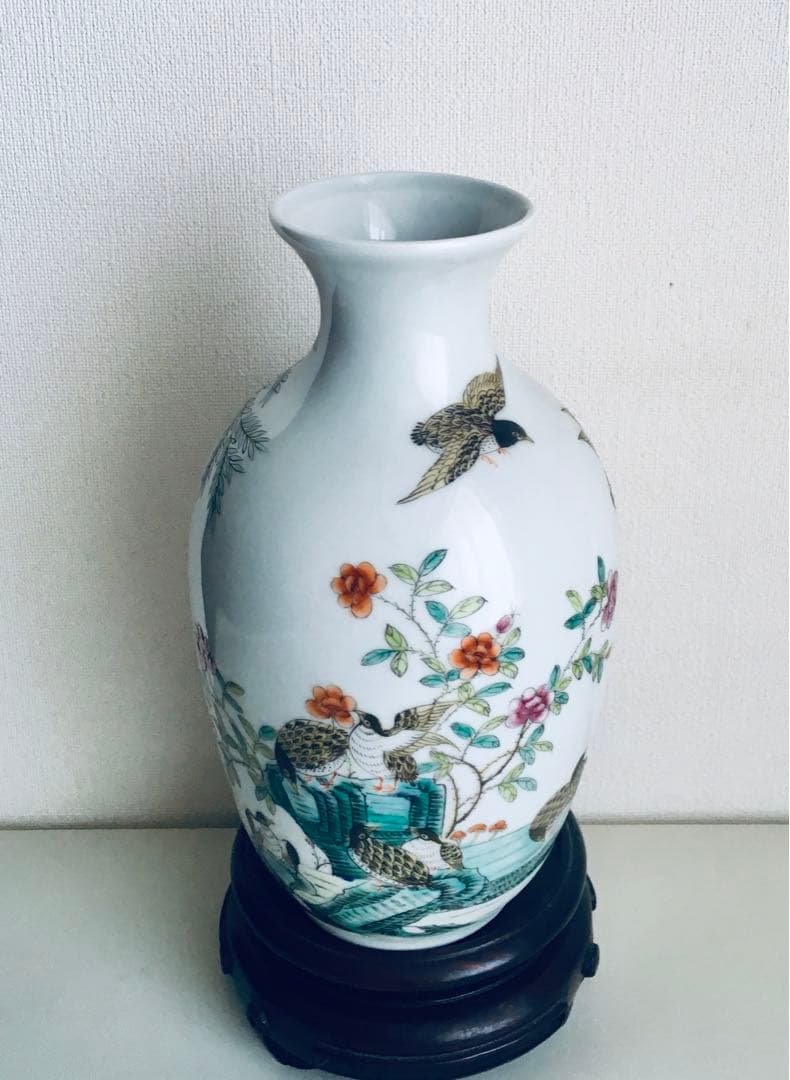 清朝乾隆宮廷琺琅彩竹菊鹌鹑图瓶 稀少芸術珍品 （上海博物館監製） 清朝乾隆宮廷琺琅彩竹菊鹌鹑图瓶 稀少芸術珍品 （上海博物館監製