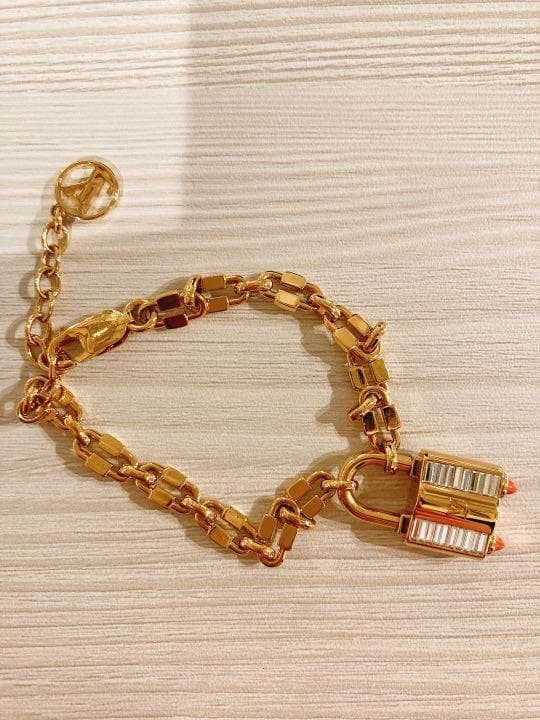 LOUIS VUITTON ルイヴィトン　ブレスレット　M６２８１３ ブレスレット・レディ LV S00｜ルイ・ヴィトン 公式サイト - M1582A